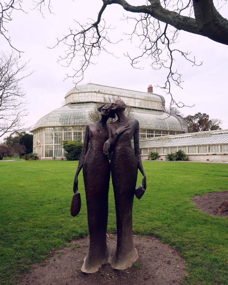 National Botanic Gardens Dublin @minkaguides statue