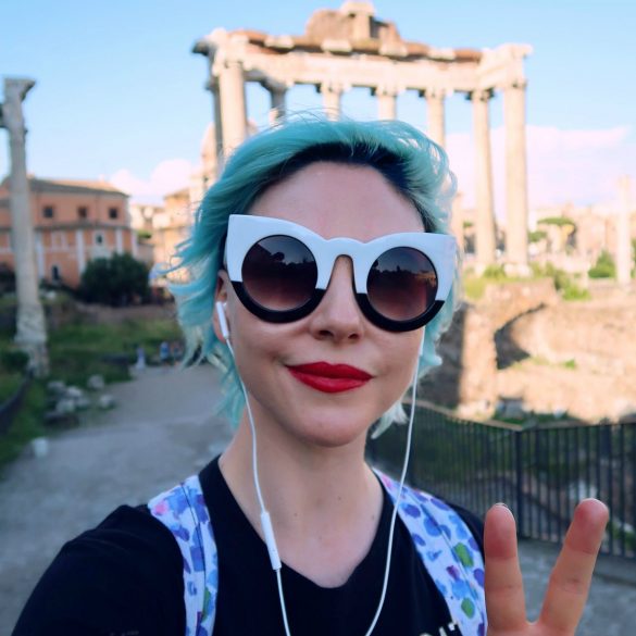 Rome overtourism @minkaguides Roman Forum selfie